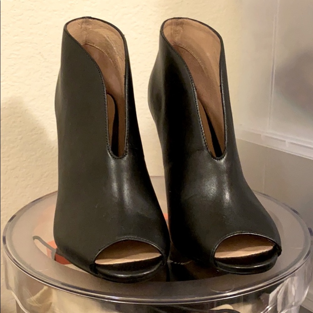 Halogen Rowen Peep-toe Bootie